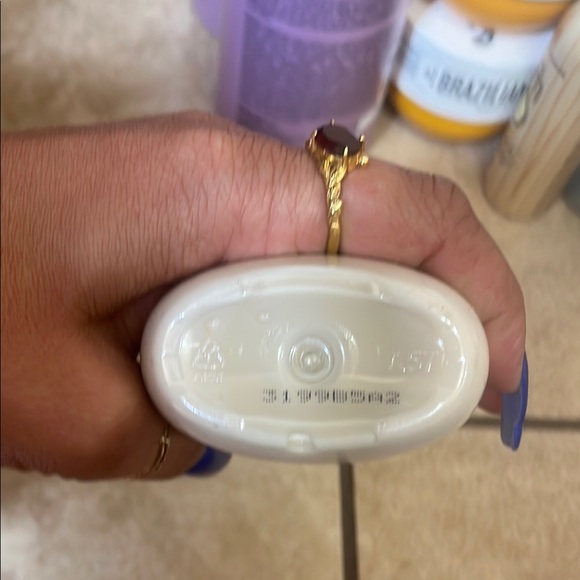 Bath & Body Works Cream and Gold Moisturizer - Picture 3 of 4